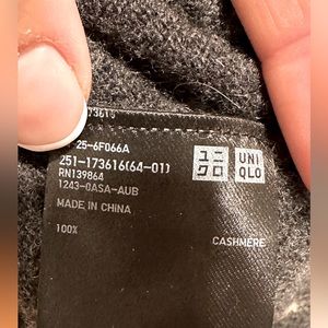 100% Cashmere Crewneck Sweater -size small